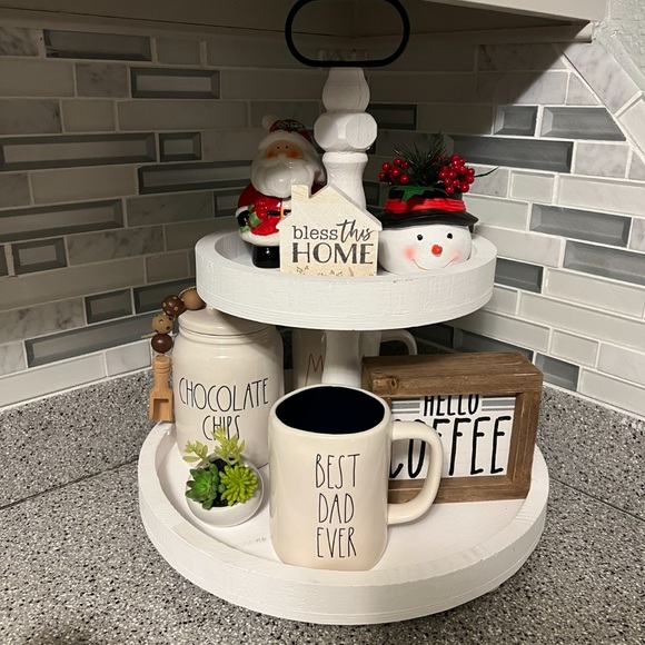 Hallmark Decor - Picture 2 of 14